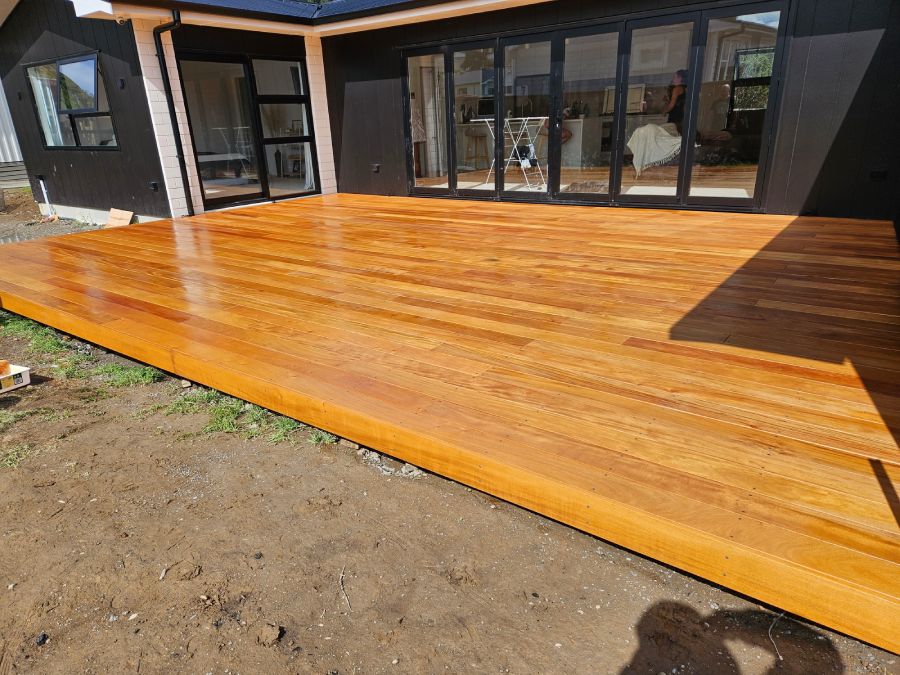 finished pine deck in wellington (1)